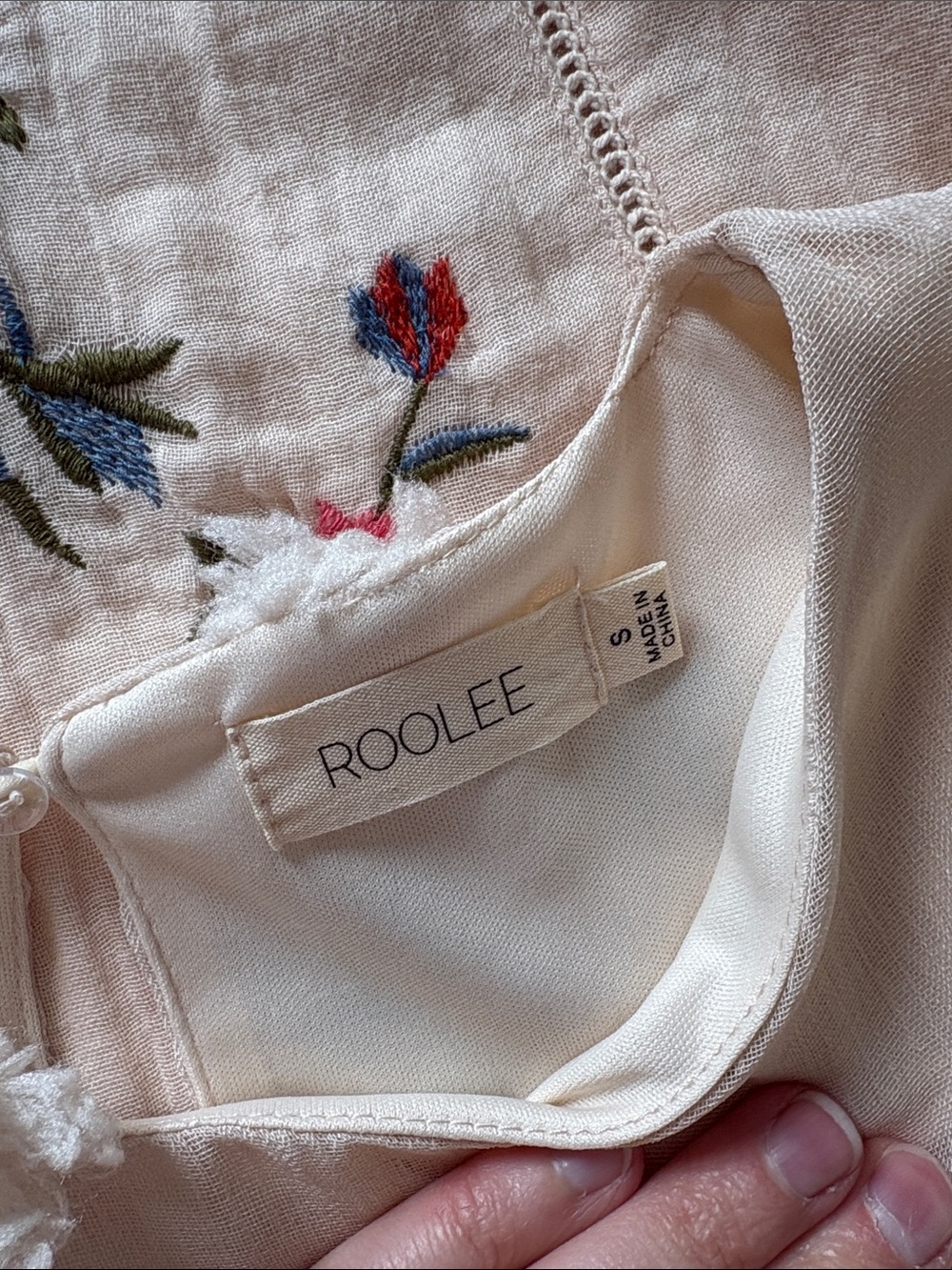 Roolee Blouses - Picture 4 of 4